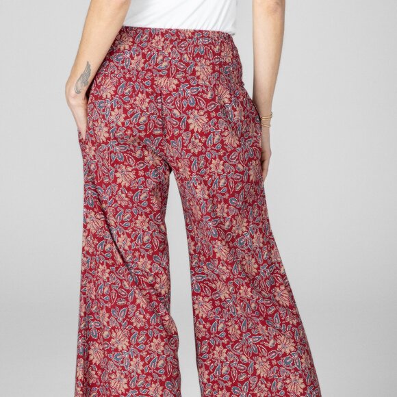 Printed Portofino Ankle Resort Pant: Red Motif - Picture 3 of 3